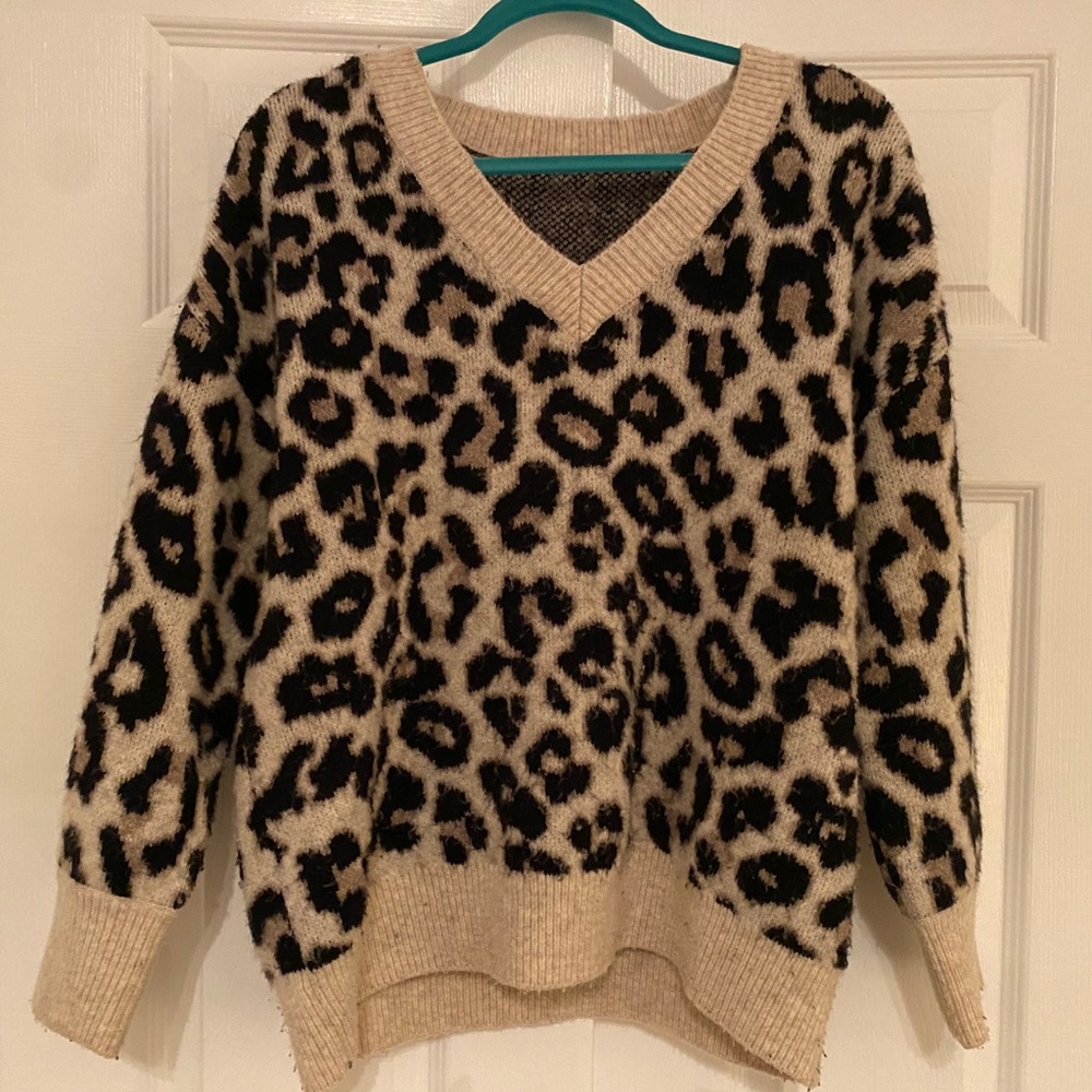 SOLD Leopard sweater